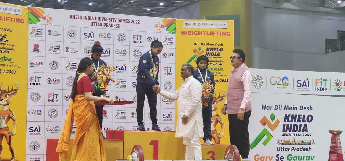 खेल व युवा कल्याण मंत्री यूपी ने खिलाड़ियों को किया सम्मानित, व्यवस्था सुधारने के निर्देश